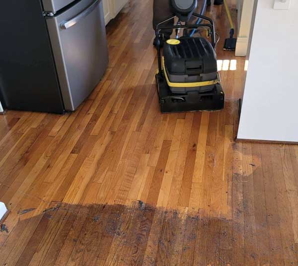 https://a1hardwoodflooring.com/wp-content/uploads/2024/01/wax-removal-machine-1.jpg